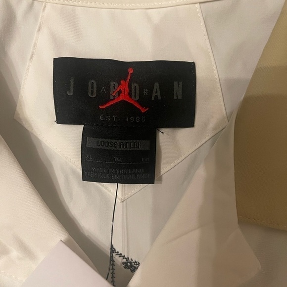 NWT Nike Jordan Women’s Loose Fit Button Up Shirt Size XL - Picture 7 of 8